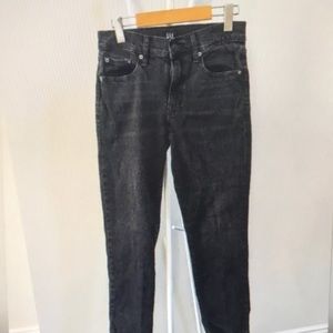 GAP girlfriend black wash raw hem jeans size 26